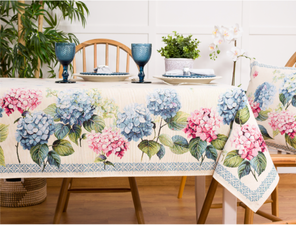 Tafelkleed - Gobelinstof - Ciano - Hortensia - Blauw - Roze - Grote Bloemen - Rechthoek 260 x 140 cm